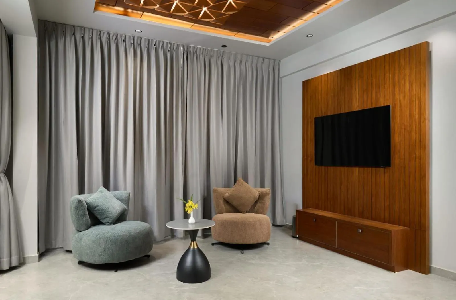 Hotel Goldencastle Neyyattinkara
